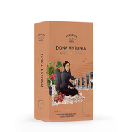 Dona Antónia Do Tawny Com Copo Port