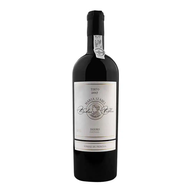 Maria Izabel Vinhas Velhas Red