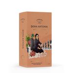 Dona Antónia do Tawny com Copo